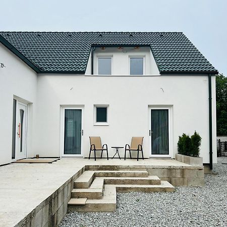 2 Moderne Apartmany 19 A 95 V Sukromi V Centre Mesta Turčianske Teplice Eksteriør billede
