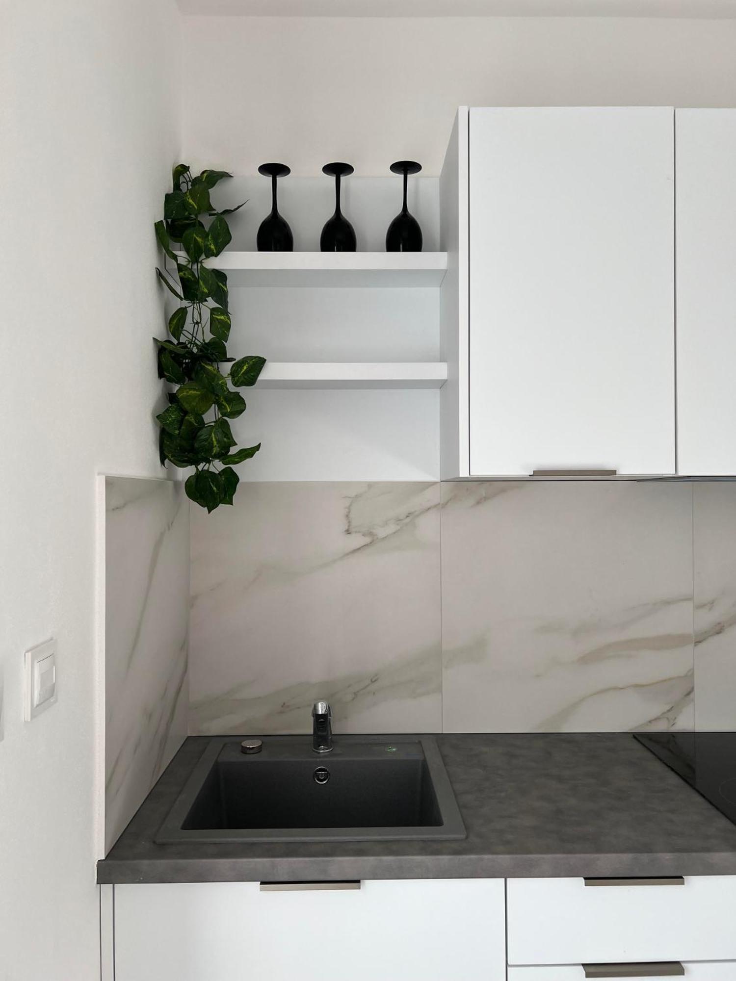 2 Moderne Apartmany 19 A 95 V Sukromi V Centre Mesta Turčianske Teplice Eksteriør billede